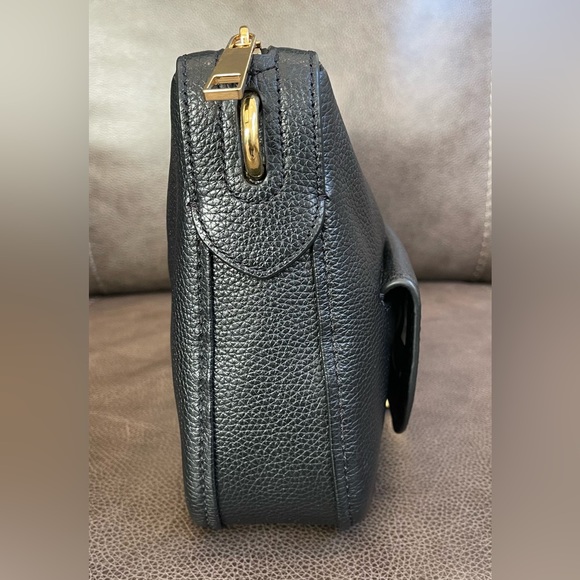 Marc Jacobs Lock That Messenger Crossbody - Picture 2 of 5